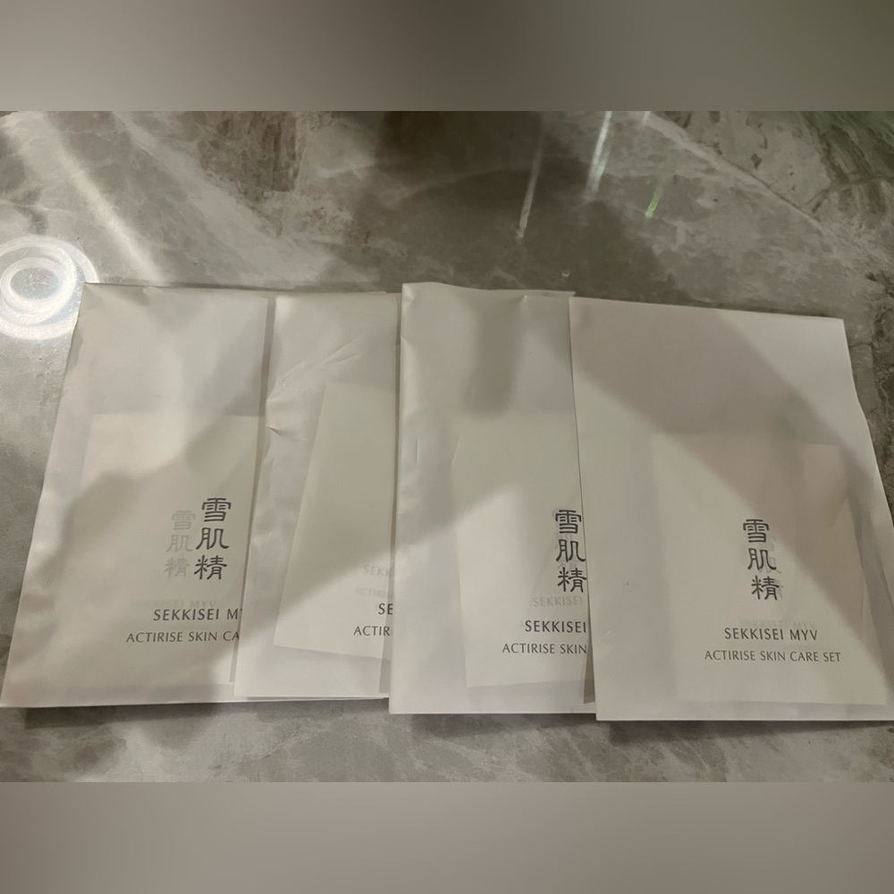 Sekkisei KOSE Japanese cosmetics sample sets * 4